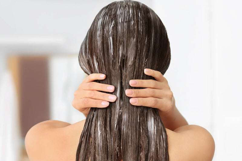 Comment hydrater ses cheveux naturellement (sans silicone) - Piuma Bianca